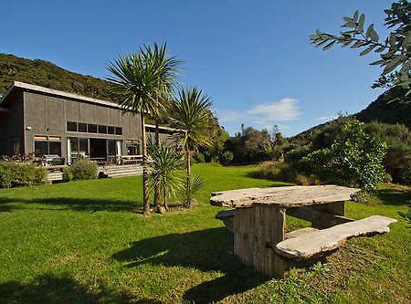 Piha Beachstay Accommodation Eksteriør bilde