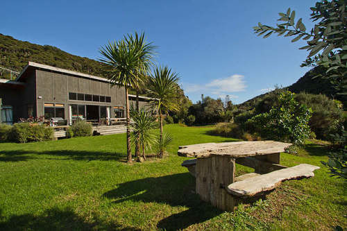 Piha Beachstay Accommodation Eksteriør bilde